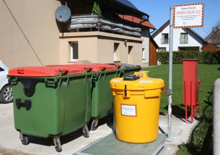 POSTAVITEV ZBIRALNIKOV ZA ODPADNO OLJE DOLENJE JEZERO 01 FOTO LJUBO VUKELIČ